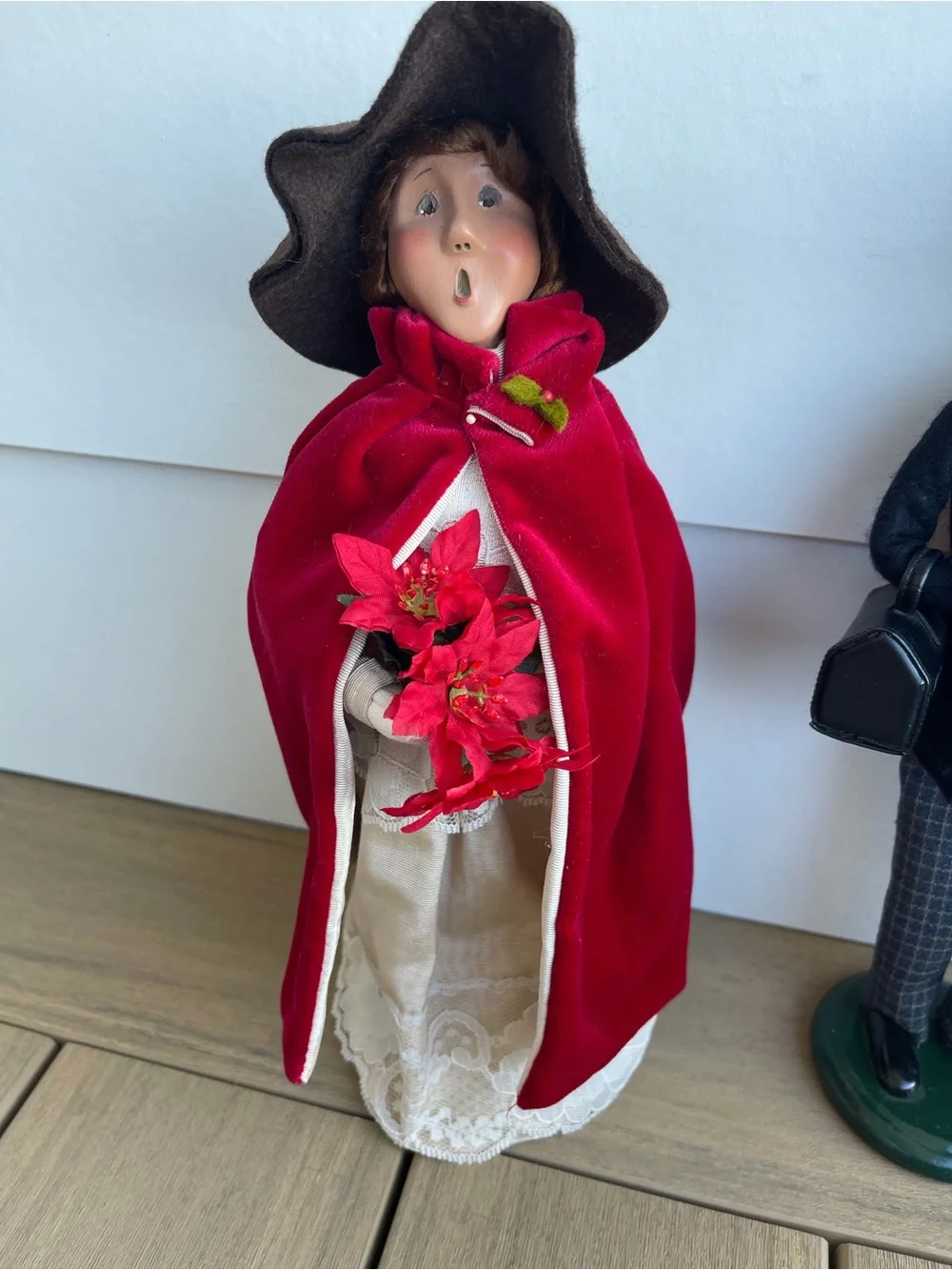 10 handcrafted Byers' Choice Carolers holiday figurine